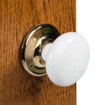 Durvju rokturi balta porcelāna Sīkattēls